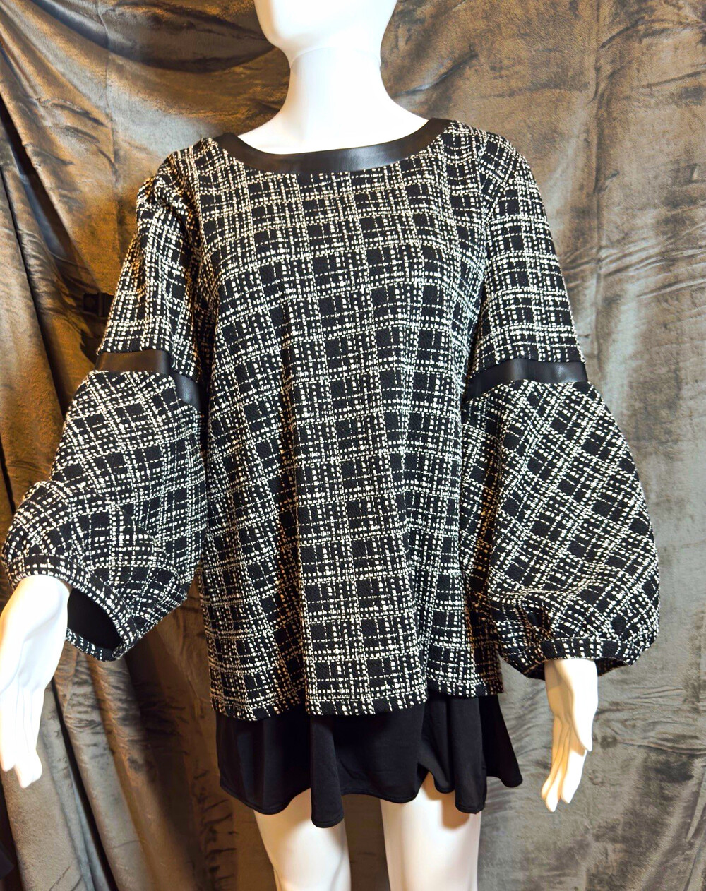 Karl Lagerfeld Paris Black White Plaid Knit Tunic Blouse Ballon Sleeve BusinessL